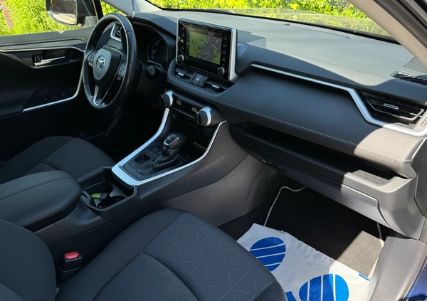 Toyota RAV4 cena 124999 przebieg: 79900, rok produkcji 2019 z Kobylin małe 781
